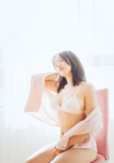 摸进女同桌的小内裤狂摸里_剧情片高清在线