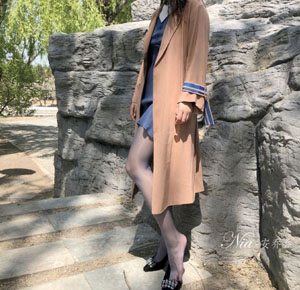 不扣钮扣的女子孩_高清电影在线观看