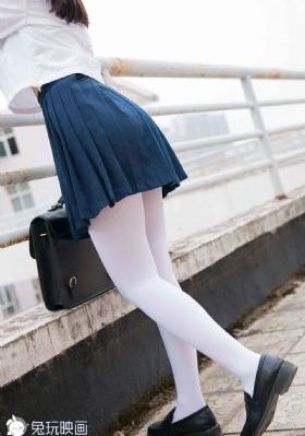 扒开内裤把舌头伸进去视频_HD完整版观看